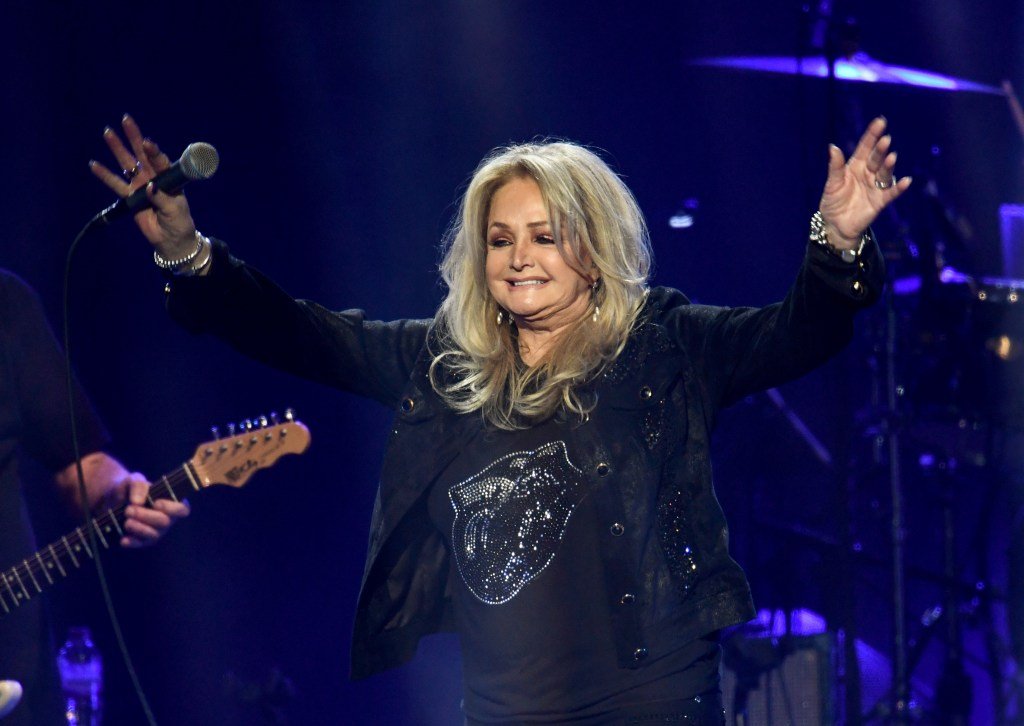 Bonnie Tyler saiu do coma, mas 'muito mal' após cirurgia de emergência